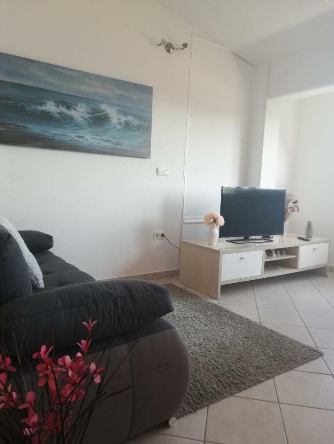 Apartment Petra Dugi Rat Eksteriør billede